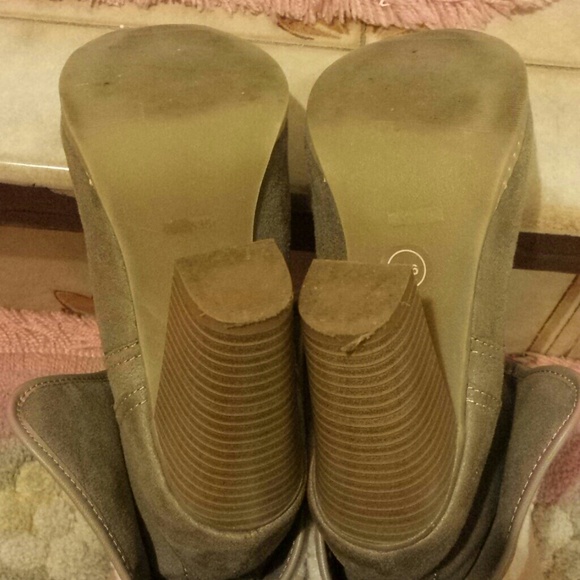 GAP booties - Picture 3 of 4