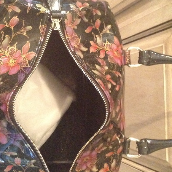 (SOLD)Black Floral Jelly Handbag - Picture 2 of 3