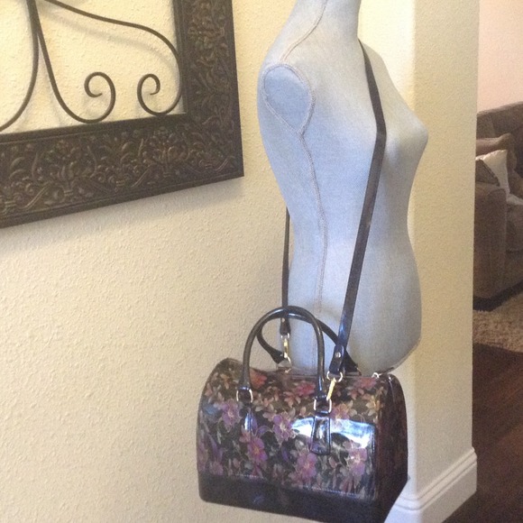 (SOLD)Black Floral Jelly Handbag - Picture 3 of 3