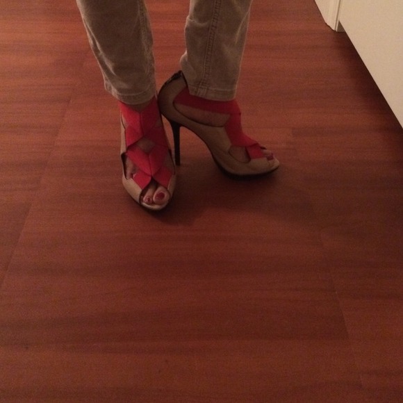 Shoes - Picture 2 of 4