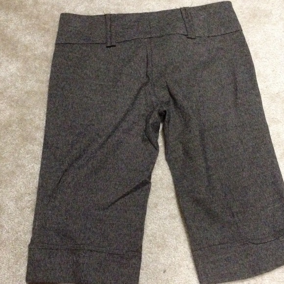 💜 Capri Short💜 - Picture 4 of 4