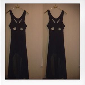Karrie Bradshaw | Dresses | Black  | cutout | maxi