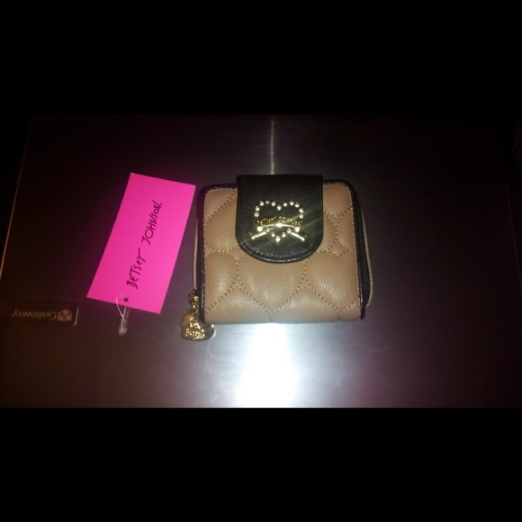NWT Betsey Johnson Wallet