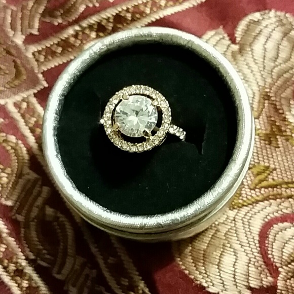 Rose gold halo ring 8 cubic