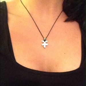 Swarovski "missing piece" tie necklace