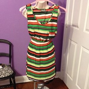 Love this vibrant colored dress
