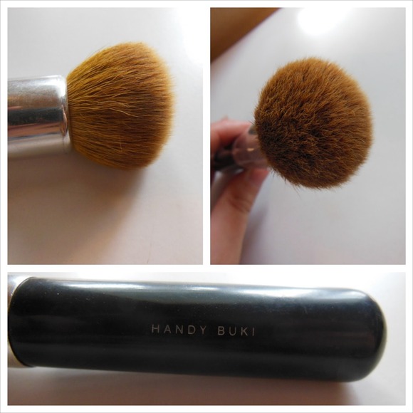 SOLD Bare minerals Handy Buki