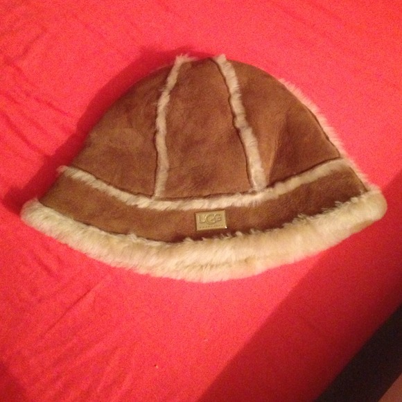 UGG Bucket Hat