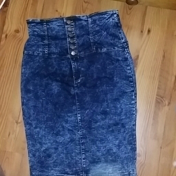 High waisted denim skirt