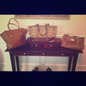SOLD SOLD SOLD 3 Authentic Large Coach bags