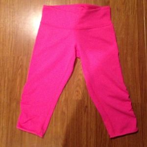 Lululemon pink crops