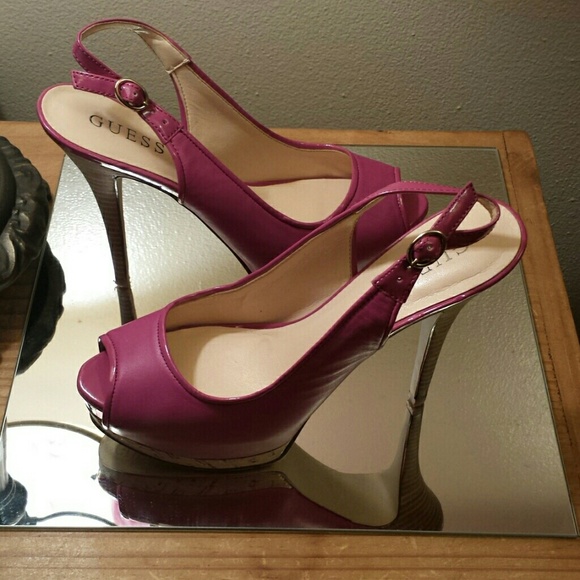 💲REDUCED💲Guess pumps