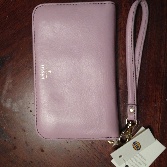 🎋SOLD🎅 Lavender Zip Fossil Wallet