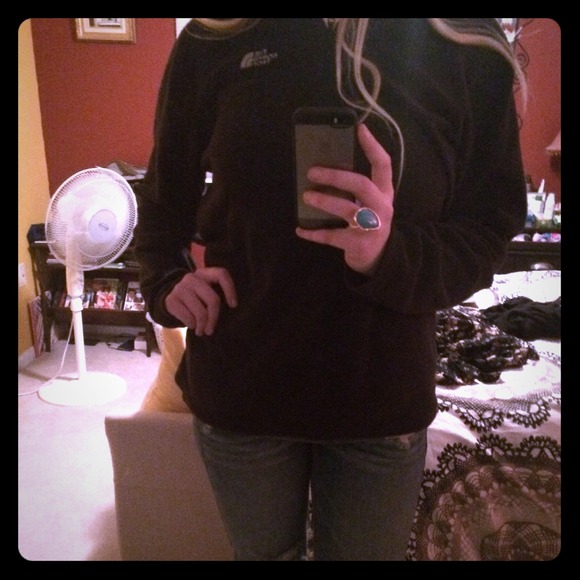 Black Pullover North Face