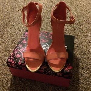 salmon colored sandals