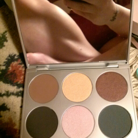 Stila eyeshadow palette