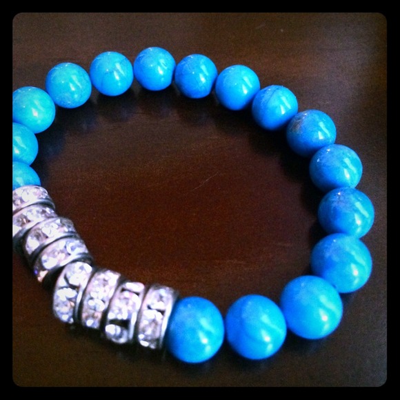 NEW blue stone beads & bling stretchy bracelet!