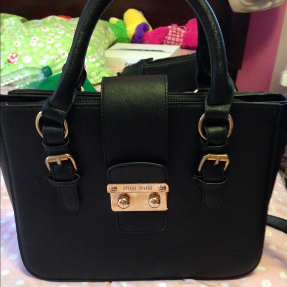 ‼️sale ‼️faux leather cross shoulder bag