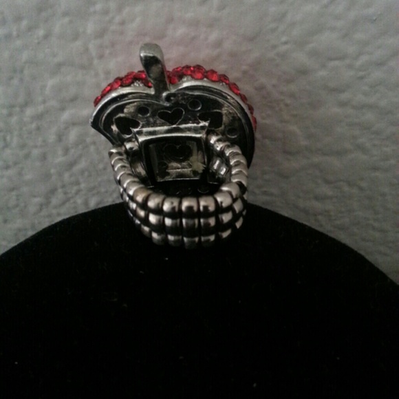 Red Apple ring - Picture 3 of 3