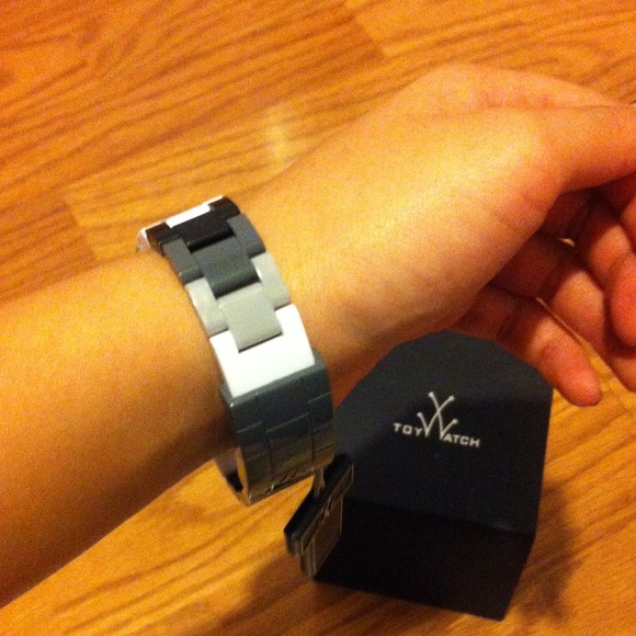 ‼️REDUCED‼️100% AUTHENTIC Gray patterned toy watch