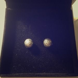 Two Pandora "Lazy Daisy" spacer beads
