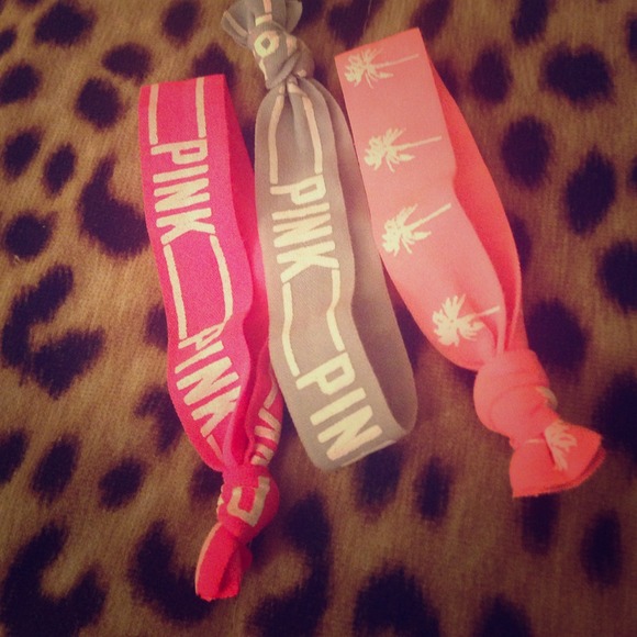 PINK vs hair ties🌴🌴🌴 **FREE WITH PURCHASE**