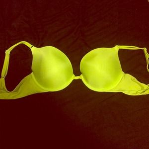 Victoria's Secret lime green bra 💚