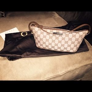 Gucci wristlet