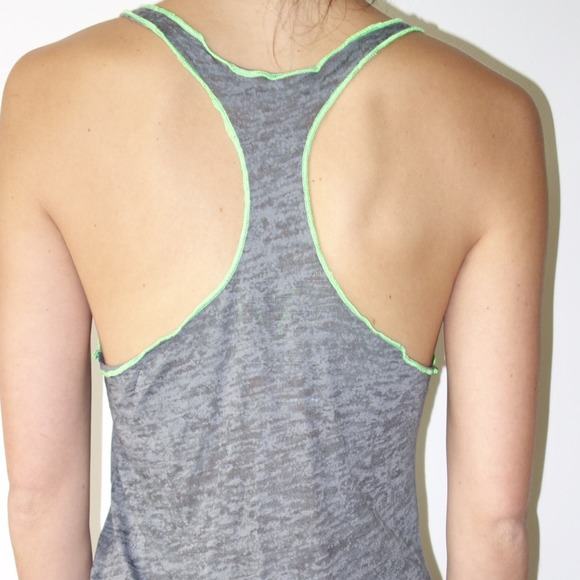 Her bamboo razorback. Available in S/M/L - Picture 2 of 2