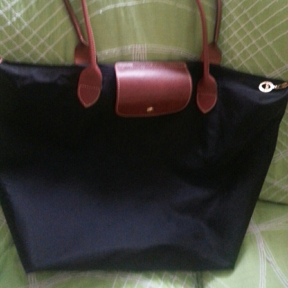 AUTHENTIC large long champ tote
