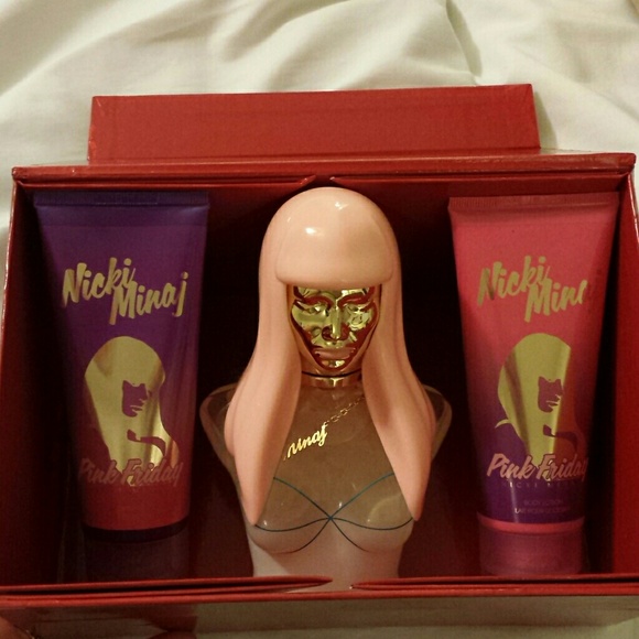Nicki Minaj perfume gift set