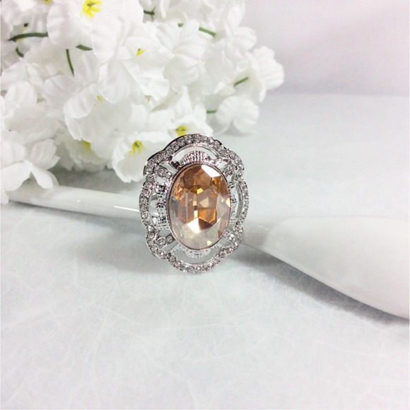 .925 Silver & Topaz Statement Ring - Picture 2 of 4