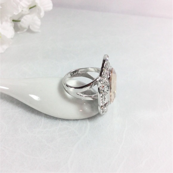 .925 Silver & Topaz Statement Ring - Picture 3 of 4