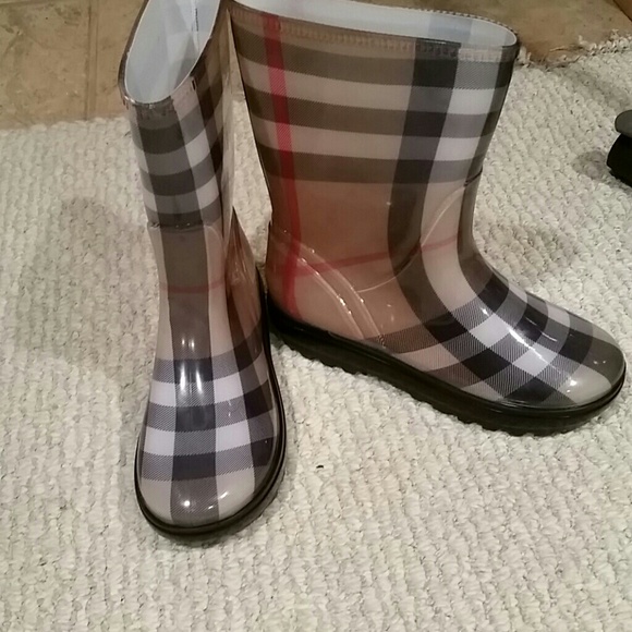 Authentic Burberry rainboots (never worn)