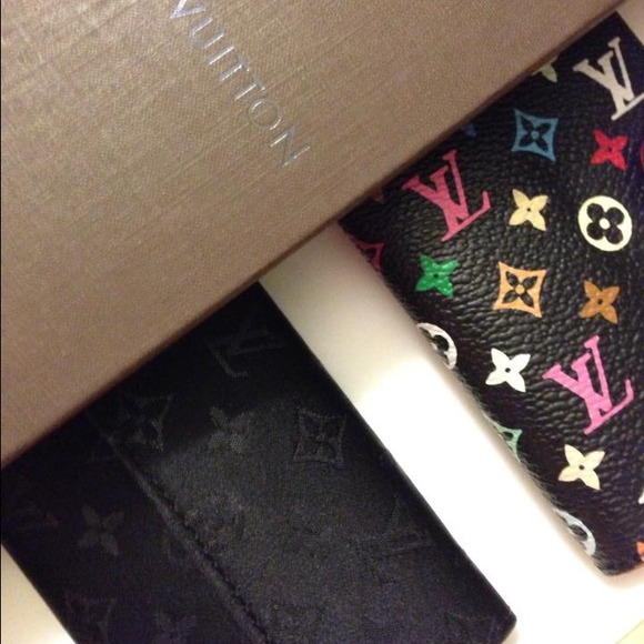 SOLD!! LV CC/ID holder