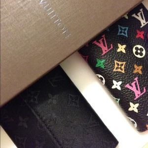 SOLD!! LV CC/ID holder