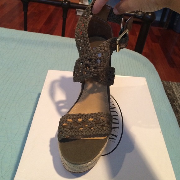 Steve Madden Khaki Fab - Picture 3 of 4