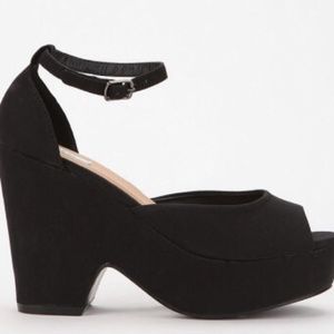 Wedge heels . Kimchi blue