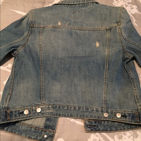 🍁Distressed denim jacket - Picture 2 of 3