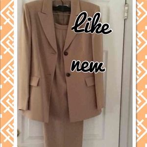 $19 Two Piece Tahari suit..gorgeous
