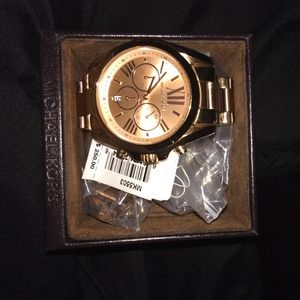 Women's Michael Kors Watch. Rose Gold