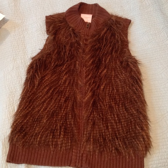 Romeo and Juliet Couture faux fur sweater vest