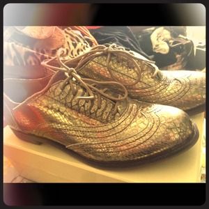 Lucky Brand Gold Metallic Leather Oxfords size 9.5
