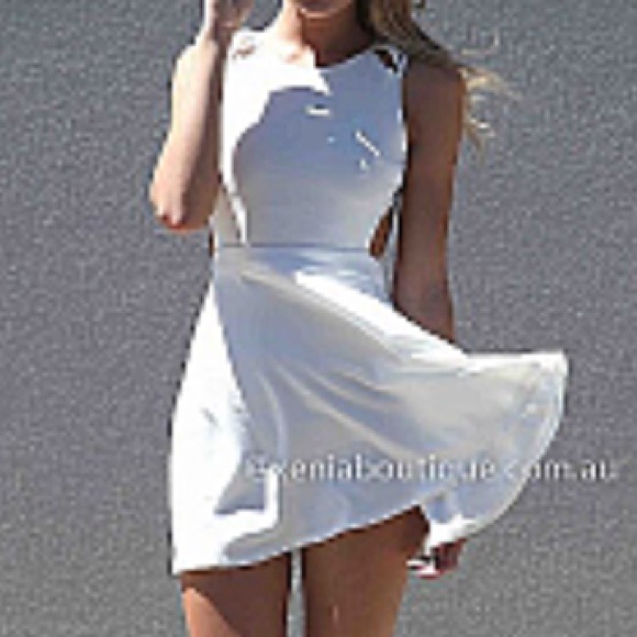 White dress - Picture 2 of 2