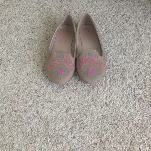 Cute flat nude blue and pink