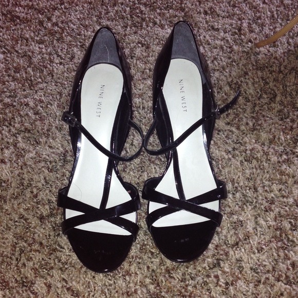 Beautiful strappy Nine West black heels