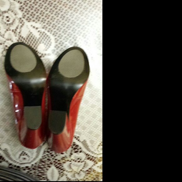 *SOLD* Nine West Red Chunky Heels Size 6.5 - Picture 2 of 4