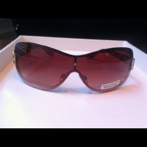 NWOT foster grant ladies sunglasses