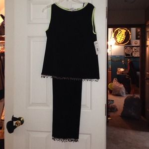 Black 2 piece Capri set