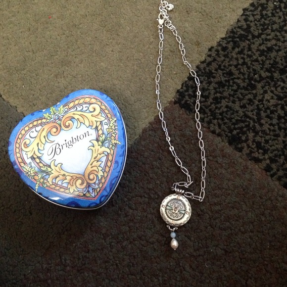 ⛔️SOLD⛔️Brighton necklace - Picture 2 of 3